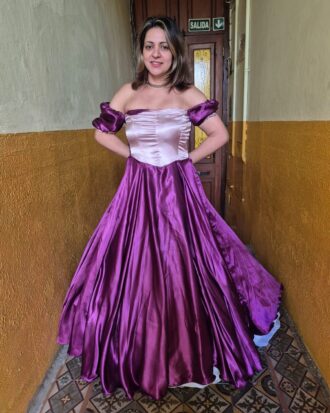 Dama Antigua 04 (25 de Mayo)