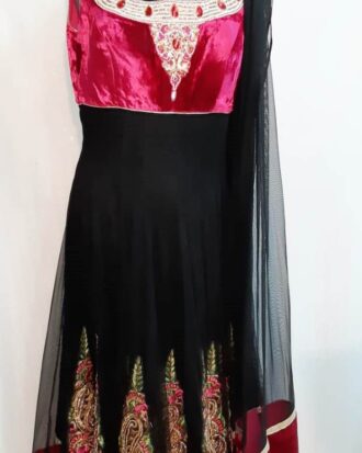 Hindu 04 (Salwar Kameez y Dupatta) -