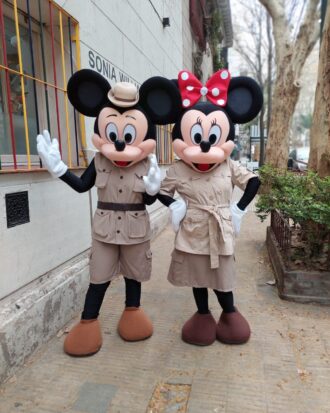 Mickey y Minnie Mouse Explorador