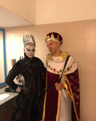 Traje sin casquete y Rey